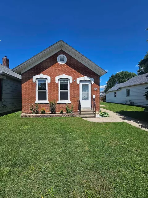 506 E 11th St, Winona, MN 55987