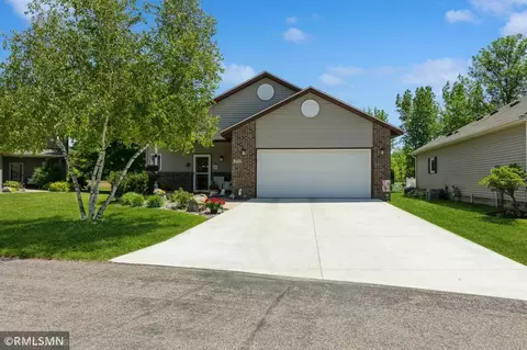 217 Hummingbird Ct, Clearwater, MN 55320