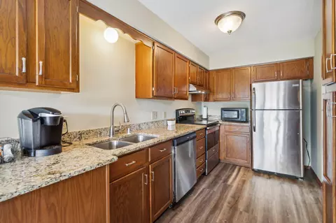 3801 Heather Dr, Eagan, MN 55122 photo 11