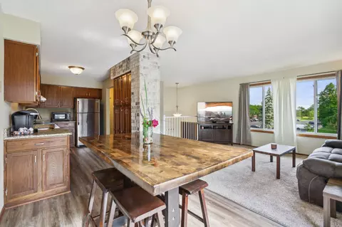3801 Heather Dr, Eagan, MN 55122 photo 9