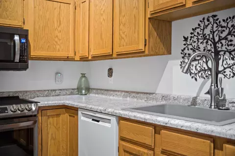 3579 Blue Jay Way #201, Eagan, MN 55123 photo 14