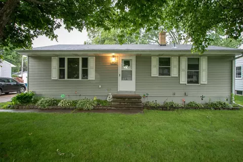 1862 7th St, White Bear Lake, MN 55110
