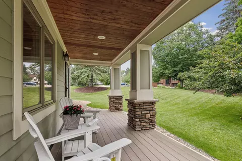 1860 Rolling Green Curv, Mendota Heights, MN 55118