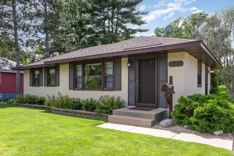 9010 Knox Ave S, Bloomington, MN 55431