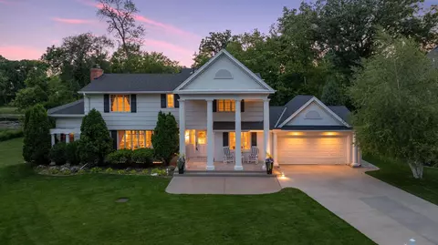 5637 Interlachen Cir, Edina, MN 55436