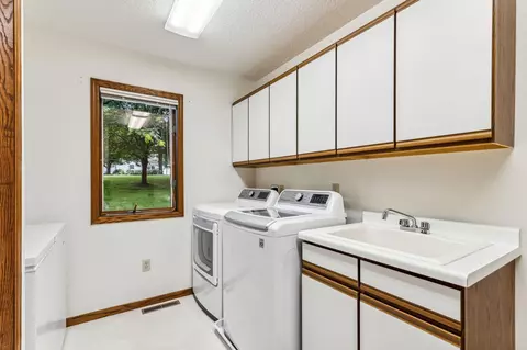 1614 Springwood Ln, Faribault, MN 55021 photo 24