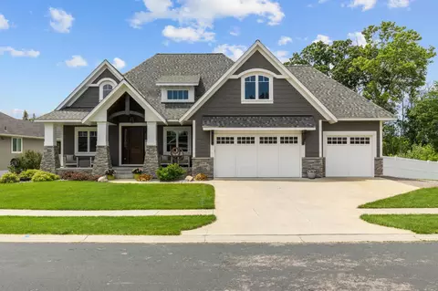 15080 Valley View Dr, Savage, MN 55378