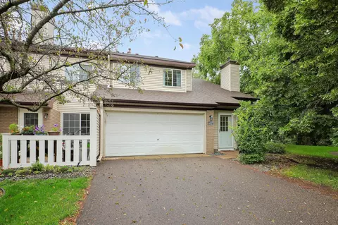 4007 Wilshire Cir #90, Shoreview, MN 55126