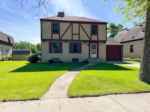 240 Kendall Ave N, Thief River Falls, MN 56701