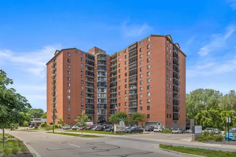 6500 Woodlake Dr #504, Richfield, MN 55423