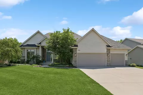 908 Superior Dr, Northfield, MN 55057