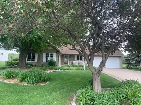 665 Acacia Dr S, Annandale, MN 55302
