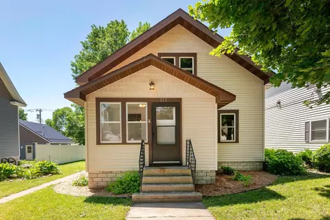 212 E Adams St, Arlington, MN 55307