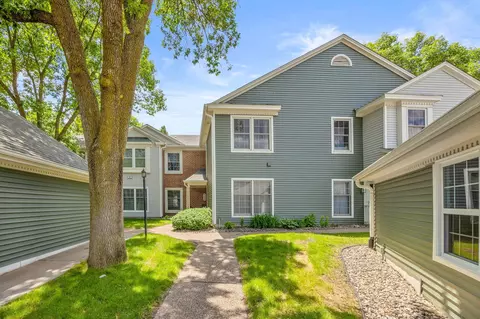 7527 W 110th St, Bloomington, MN 55438