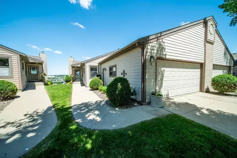 52 Conner Cir SW, Rochester, MN 55902