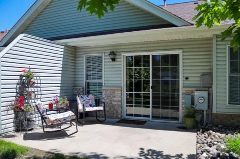 765 Rockford Ave E, Delano, MN 55328