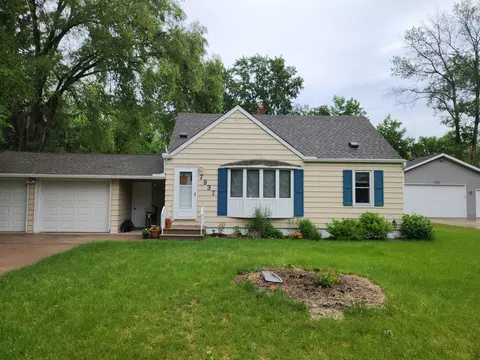 7937 Edgewood Dr, Mounds View, MN 55112