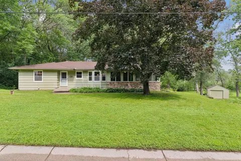5480 Wedgewood Dr, Shorewood, MN 55331
