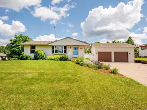 7408 Cleadis Way, Inver Grove Heights, MN 55076
