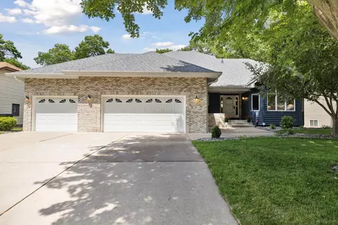117 Woodridge Ln, Lino Lakes, MN 55014