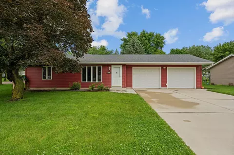 412 9th Ave NW, Waseca, MN 56093