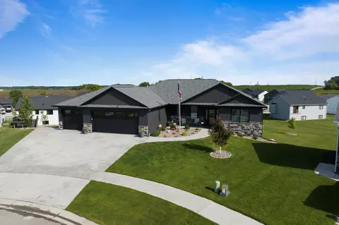 586 Haar Ln NE, Byron, MN 55920