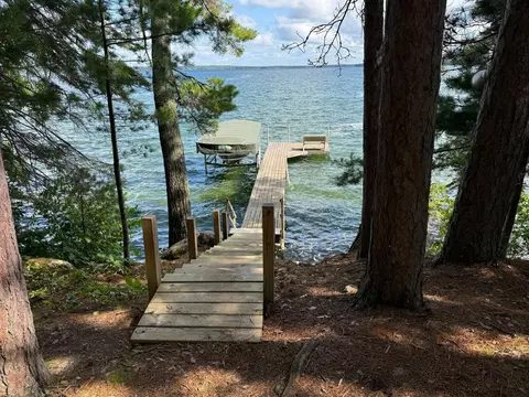 5484 Wayridge Rd NW, Hackensack, MN 56452
