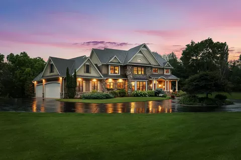 1520 W Farm Rd, Chaska, MN 55318