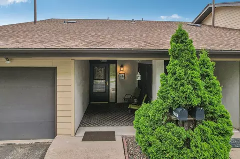 1683 Mcknight Ln #33, Maplewood, MN 55109