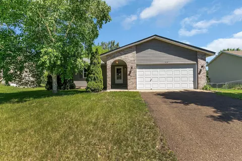 816 Dogwood St SW, Isanti, MN 55040