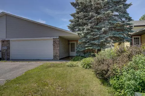 441 Tiffany Dr, Hastings, MN 55033