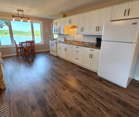 715 Olaf Ave NW, Willmar, MN 56201 photo 7