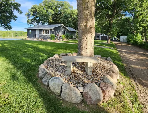 715 Olaf Ave NW, Willmar, MN 56201 photo 2
