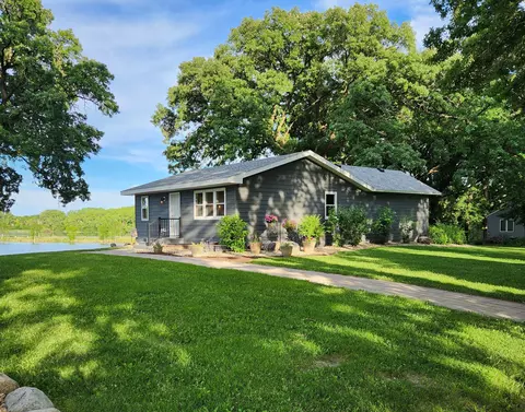 715 Olaf Ave NW, Willmar, MN 56201