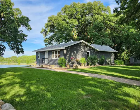 715 Olaf Ave NW, Willmar, MN 56201
