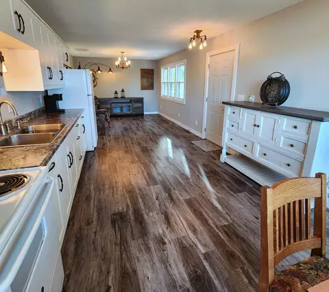 715 Olaf Ave NW, Willmar, MN 56201 photo 5