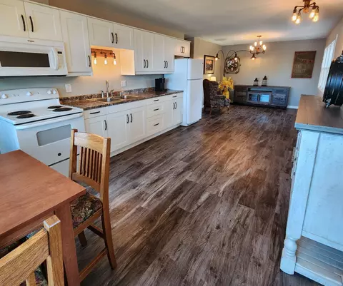 715 Olaf Ave NW, Willmar, MN 56201 photo 9