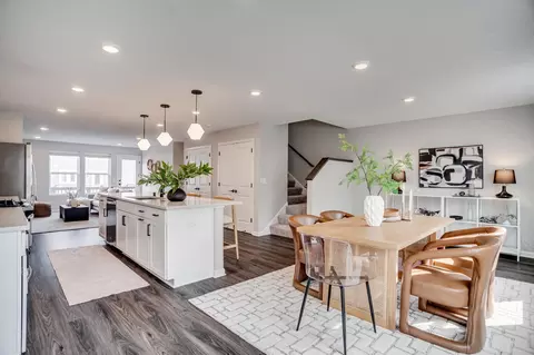 637 Village Dr, New Brighton, MN 55112