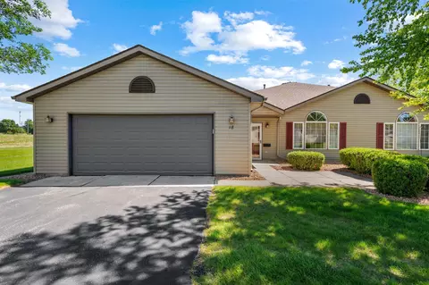 18 Carriage Ln, Owatonna, MN 55060