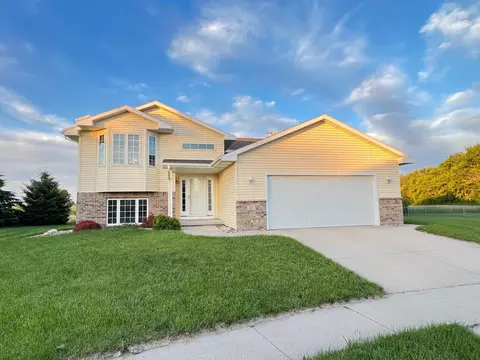 207 Jefferson Ct NE, Racine, MN 55967