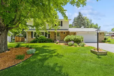 2968 Howard St N, Maplewood, MN 55109
