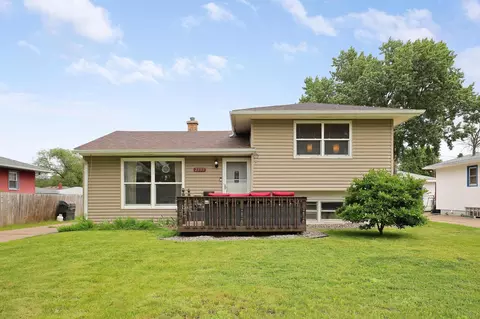 2355 16th Ave E, North Saint Paul, MN 55109