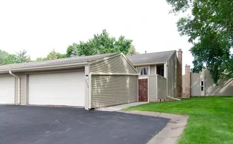 12348 Drake St NW, Coon Rapids, MN 55448