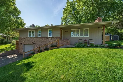 9149 Toledo Rd, Bloomington, MN 55437