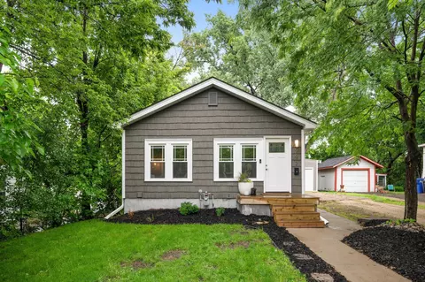 992 Manvel St, Saint Paul, MN 55114