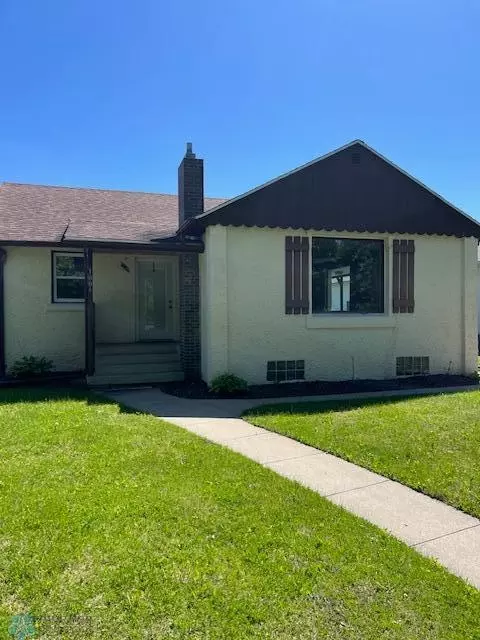 1006 Labree Ave N, Thief River Falls, MN 56701