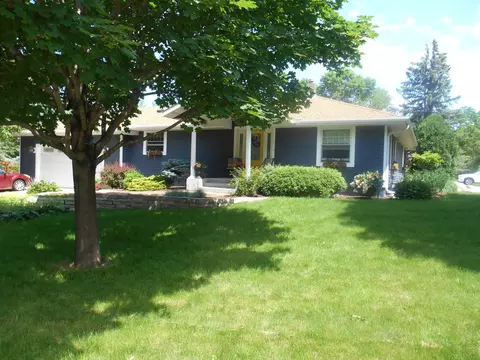 21 Dorset Rd, Mendota Heights, MN 55118