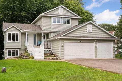 9442 Edison St NE, Blaine, MN 55449