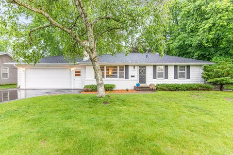 8655 Poplar Bridge Curv, Bloomington, MN 55437