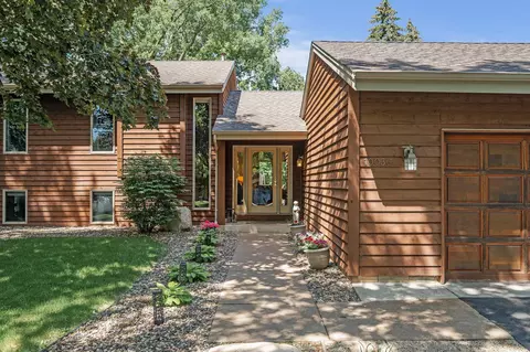 10036 Beard Ave S, Bloomington, MN 55431 photo 2